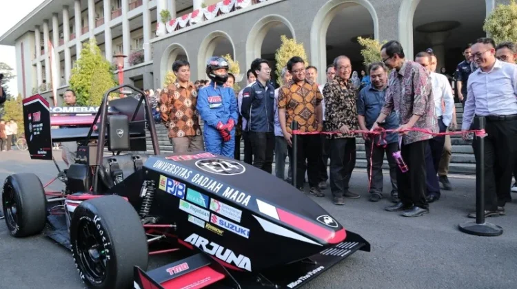 Bukan Mobil Balap Biasa! Begini Kerenya Mobil Racikan Mahasiswa UGM