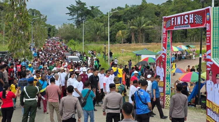 Jalan Santai HUT RI Satukan Ribuan Warga, Semarakan Merah Putih