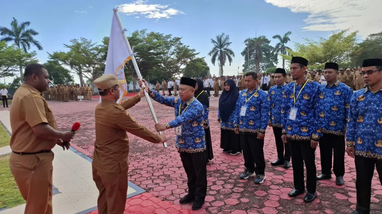 Ass III Setda Papua Barat Lepas Kontingen MTQ, Targetkan Prestasi di Sulsel