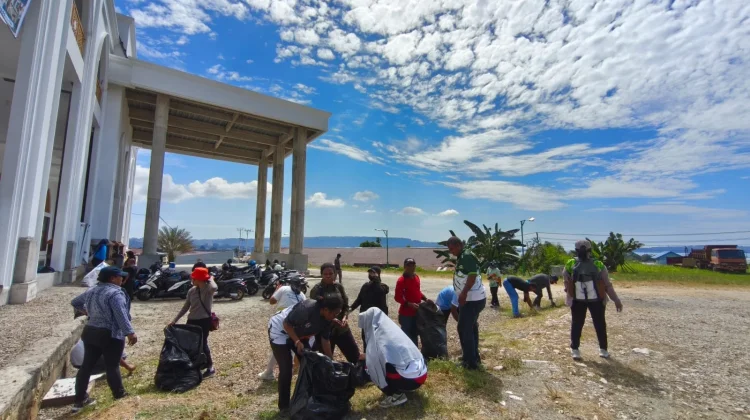 GEBER MAS Jadi Wujud Gotong Royong ASN Lintas Agama di Papua Barat