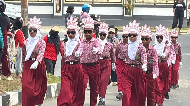 Gerak Jalan HUT RI di Bintuni Diikuti 41 Regu, Sekolah Keluhkan Persiapan Mendadak