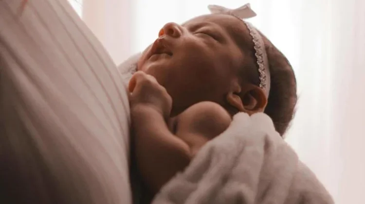 Ketahui Penyebab Bayi Cegukan hingga Cara Mengatasinya