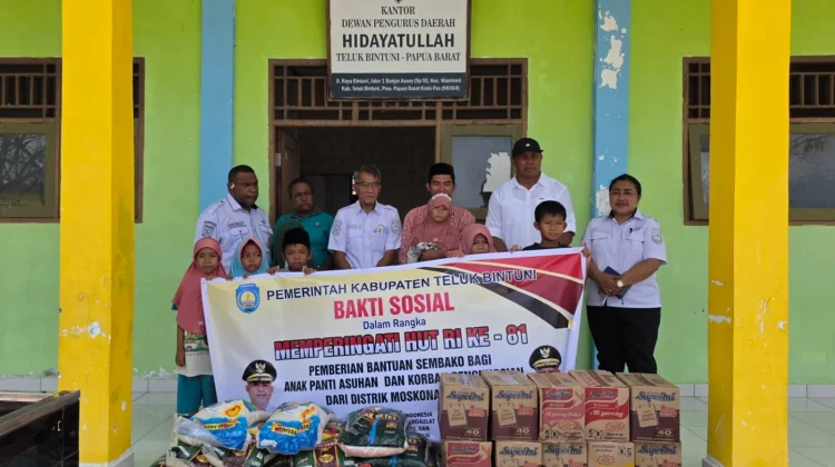 Berbagi Kebahagiaan Kemerdekaan, Pemda Teluk Bintuni Bagikan Sembako dan Kulkas