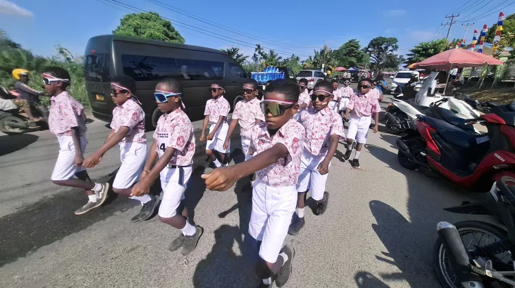 99 Peserta Tingkat Pelajar Meriahkan Gerak Jalan HUT RI ke-81 di Manokwari