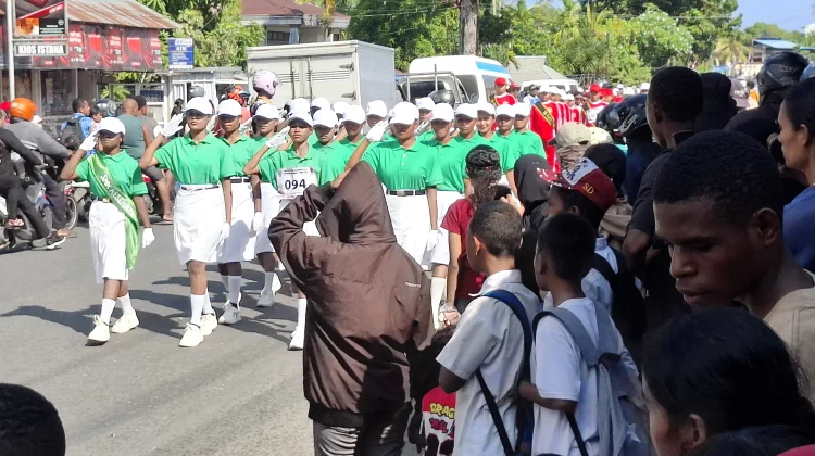 Semangat Warga Manokwari Warnai Lomba Gerak Jalan Pelajar Sambut HUT RI ke-81