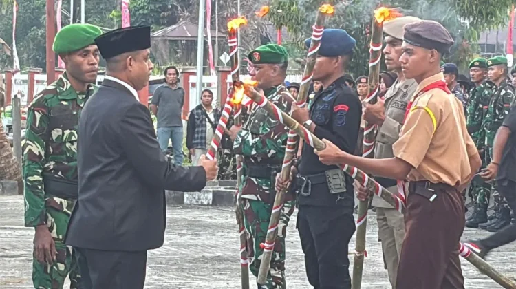 Taptu dan Pawai Obor Kobarkan Semangat Kemerdekaan di Teluk Bintuni