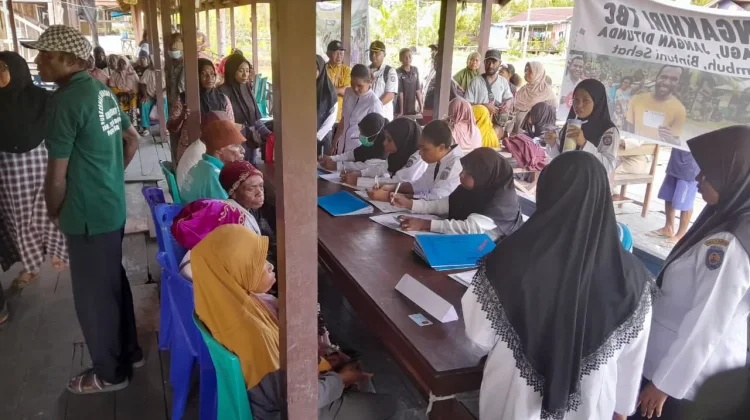 Dinkes Teluk Bintuni Layani Ratusan Warga Pesisir dengan Kapal Bintuni Sehat
