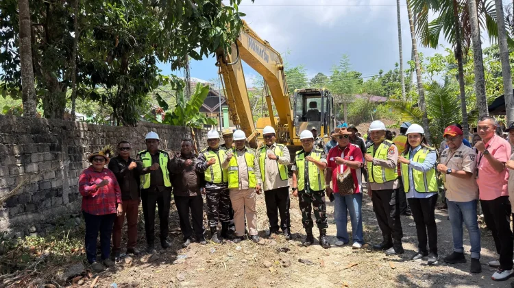 Pembangunan Jalan Anggori-Petrus Kafiar Jadi Akses Baru Warga Manokwari
