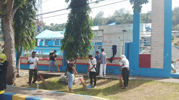 RRI Manokwari Gelar Kerja Bakti Sambut RRI Fest dan Hari Bakti Radio ke-81