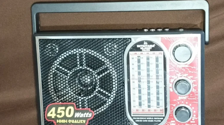 Radio, Suara yang Bertahan Melintasi Zaman