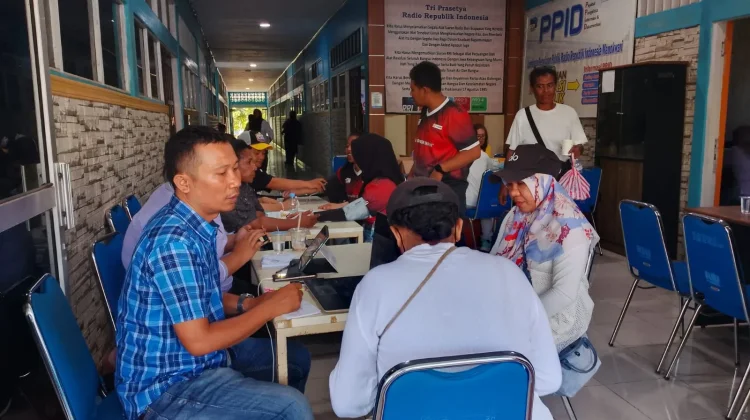 Harmoni dalam Aksi: Warga Manokwari Manfaatkan Layanan Cek Kesehatan Gratis