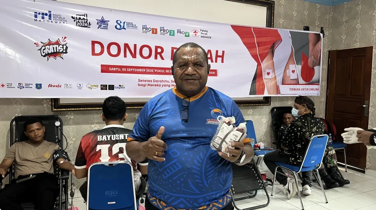 Amus Atkana Ikut Donor Darah di RRI Fest