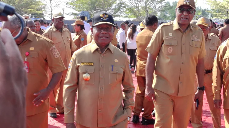 Gubernur Dominggus Minta Pimpinan OPD Pastikan ASN Bekerja Optimal
