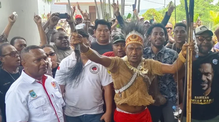 Yosias Saroy Awali Pendaftaran Ketua KONI Papua Barat