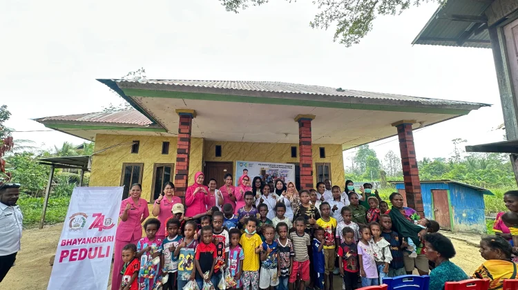 Bhayangkari Teluk Bintuni Pelayanan ke Posyandu Anak-anak Moskona