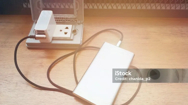 Power Bank Jangan Disimpan di Tempat Panas