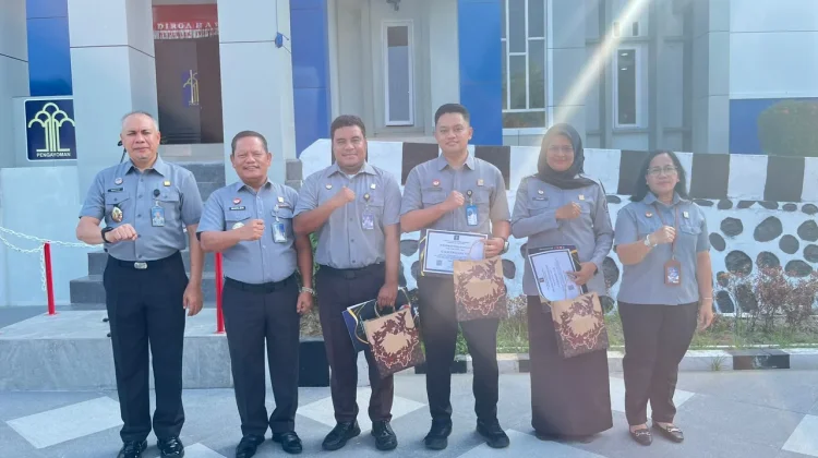 Penghargaan Pegawai Teladan Jadi Motivasi Tingkatkan Kinerja