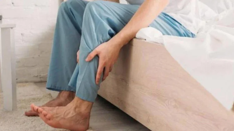 Kenali Resiko. Efek Samping Merendam Kaki Dengan Air Es