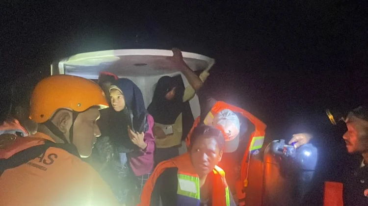 Speedboat Mati Mesin di Asakauni, 17 Penumpang Selamat