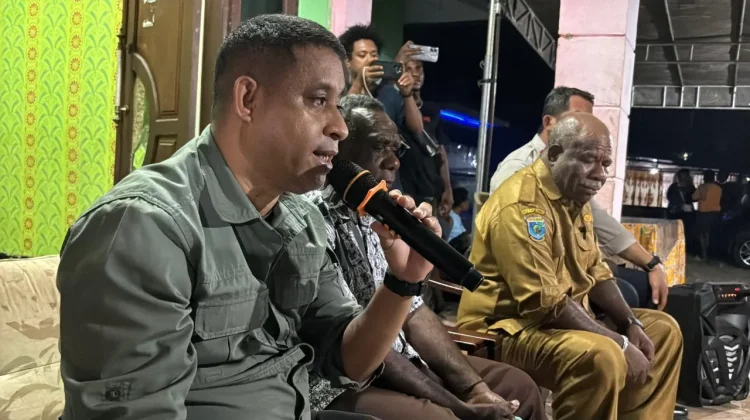 Bupati Bintuni Temui Keluarga Korban, Janji Kawal Hukum dan Adat