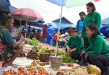 persit-kck-daerah-xviiikasuari-serbu-pasar-wosi