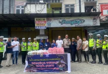 Tak Hanya Berbagi, Satlantas Kampanyekan Disiplin Lalu Lintas