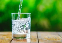 Cara Minum 3 Liter Air saat Puasa