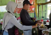 Rahasia Sukses Jualan Mie Ayam Petro di Bintuni