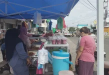 Antusiasme Warga Berburu Takjil di Manokwari