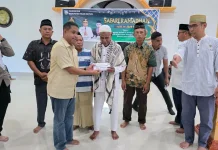 Safari Ramadhan Bupati Yohanis Disambut Meriah Warga Sumuri