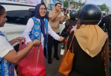 BKOW Papua Barat Bagikan 2.000 Paket Takjil Ramadan
