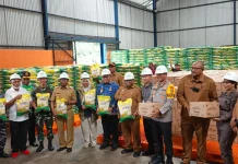 Pemprov Papua Barat Sidak Bandara dan Stok Pangan