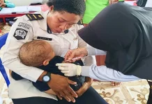 Lapas Perempuan Manokwari Dampingi Anak Warga Binaan Ikuti Imunisasi di Posyandu