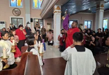 Ratusan Umat Ikuti Ibadah Jumat Agung di Gereja Katolik Imanuel Sanggeng