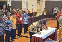 Bupati Bintuni Usul Prioritas Infrastruktur di Raker Bupati Se-Papua Barat