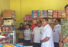 Bupati Teluk Bintuni Sidak Harga, Temukan Kenaikan Gula dan Minyak