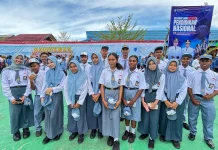 Siswa Teluk Bintuni Keluhkan Sekolah Numpang dan MBG Tertunda