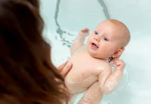 Manfaat Mandi Air Hangat untuk Newborn dan Bayi