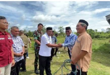 Warga Kampung Bumi Saniari Terima Sapi Bantuan Presiden