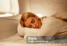 Tidur dengan Lampu Menyala, Baik atau Buruk untuk Kesehatan?