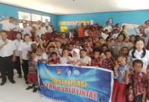 Polantas Edukasi Siswa SD 39 Ayambori tentang Keselamatan Berlalu Lintas