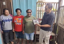 RRI Manokwari Serahkan Bantuan Radio bagi Penyandang Disabilitas