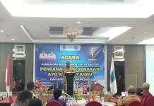 Gubernur Papua Barat Perkuat Sosialisasi Posyandu lewat Pengumuman Keliling