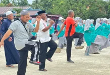 Muslimat NU Teluk Bintuni Santuni Anak Yatim di Peringatan 10 Muharam