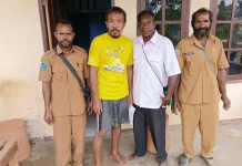 Plt Kepala Distrik Tembuni Turun Lapangan Data Warga di 10 Kampung
