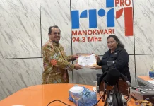Pelni Manokwari Gencarkan Edukasi Penggunaan Pelni Mobile kepada Penumpang
