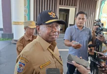 Gubernur Papua Barat Ingatkan OPD Tidak Menerima Honorer Baru