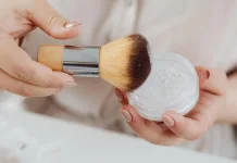 Tips makeup tidak luntur saat cuaca panas, awet seharian