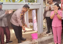 Polresta Manokwari Bangun Sumur Bor untuk Warga Fanindi