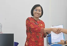 Mengenal Tangan Dingin Dokter Novita Tangani Pasien RSUD Bintuni